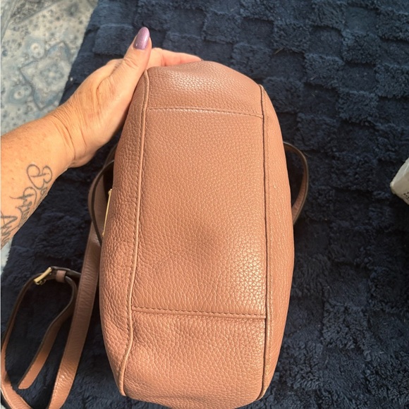 Michael Kors Crossbody Shoulder Bag – Rose Pebbled Leather w/ Gold Hardware - Picture 5 of 11